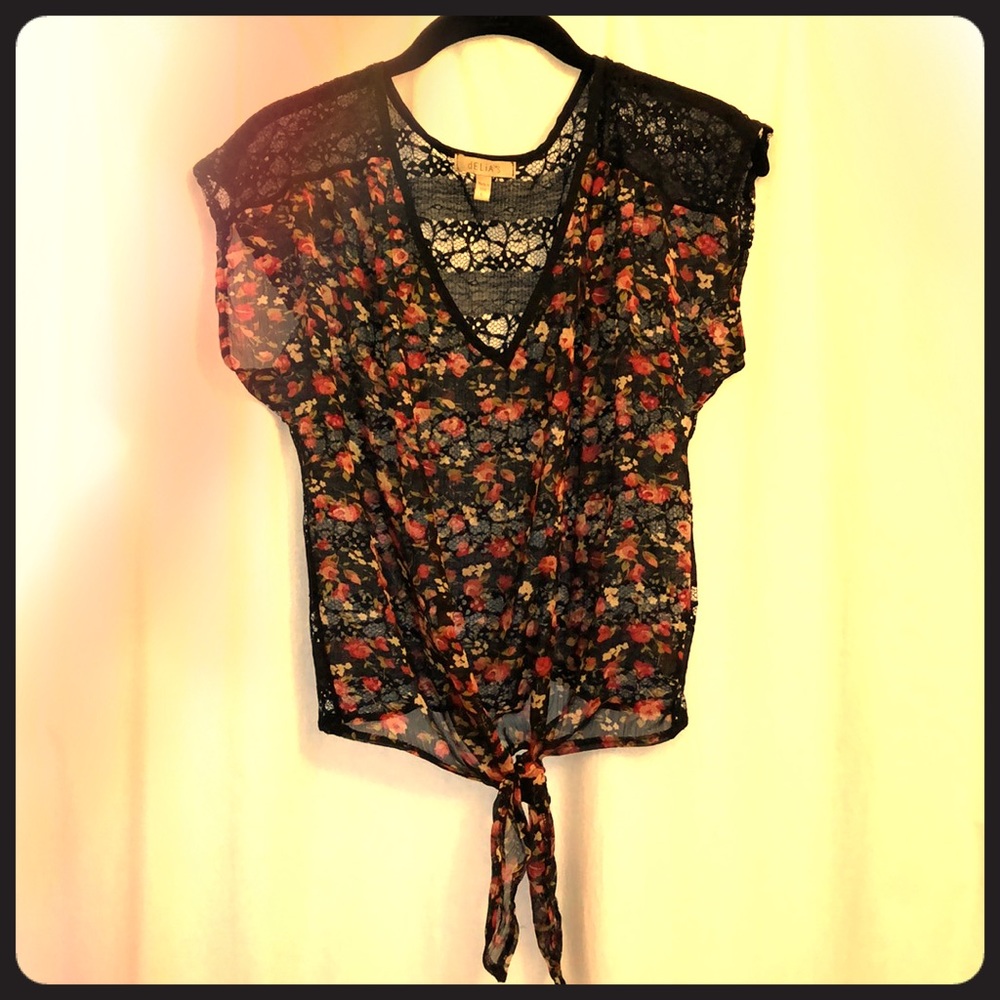 Delias Top, floral and lace, L